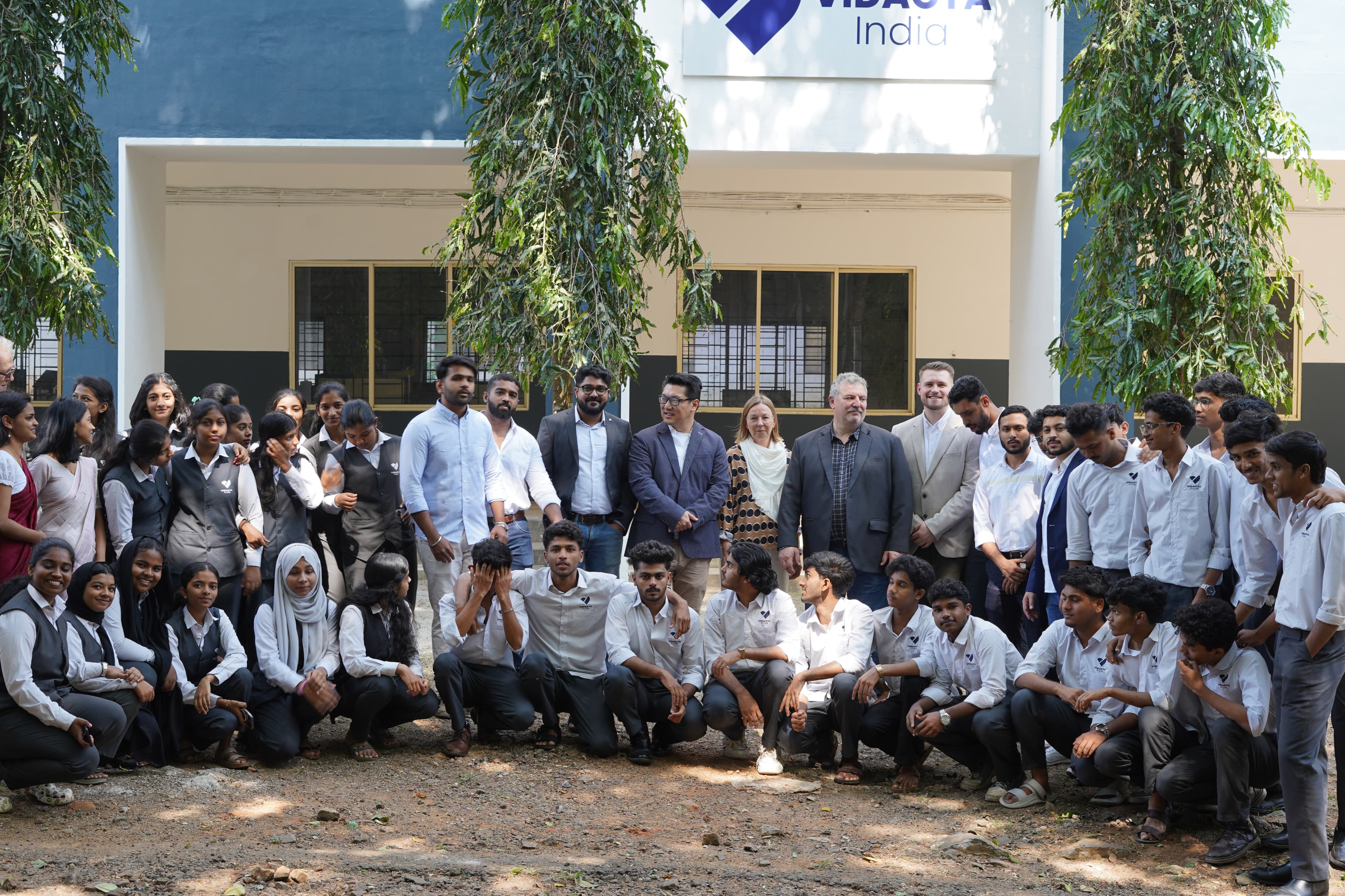 Group photo of students and faculty